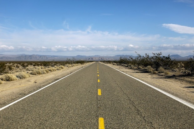 Strada aperta in Death Valley