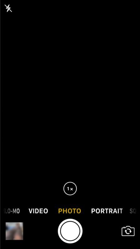 Fotocamera per iPhone 7 congelata sullo schermo nero