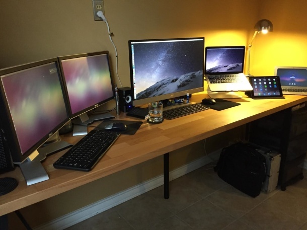 mac-pc-ipad-it-consulting-desk